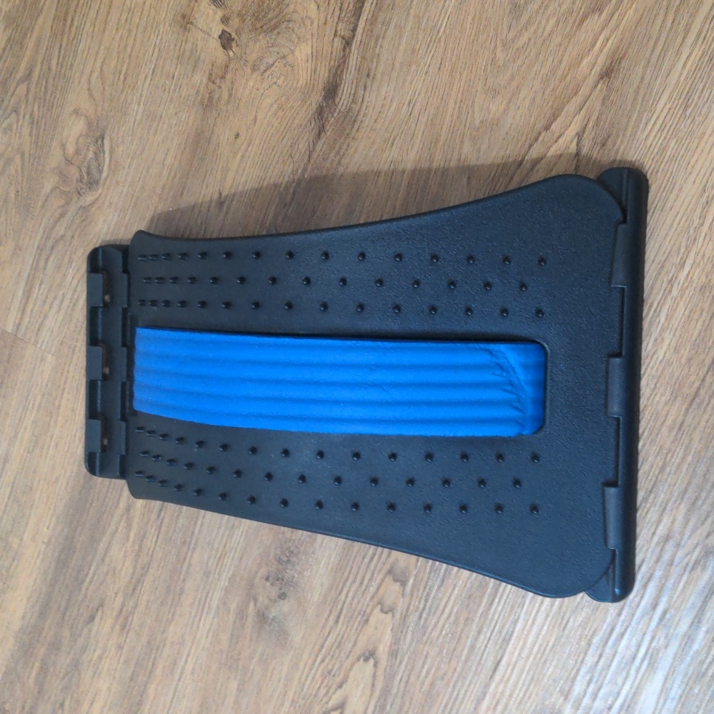 Back stretcher for pain relief